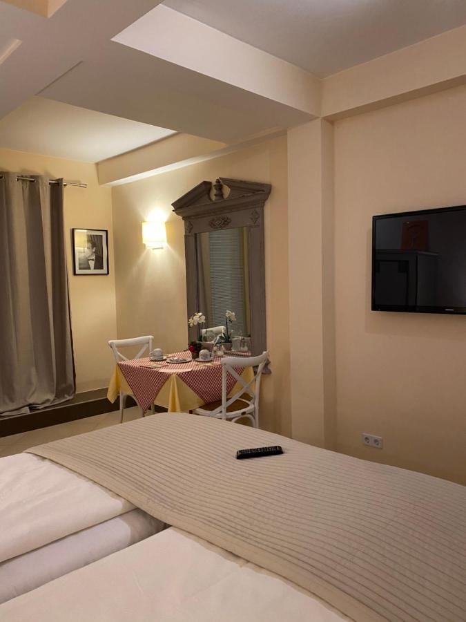 Park Apart Hotel Gatower Str. Berlino Esterno foto